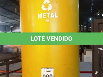 LOTE 090 - 01 LIXEIRA GRANDE REDONDA COM TAMPA. (NO ESTADO) ATENÇÃO! FAZER A VISITAÇÃO ANTES DE ARREMATAR, NÃO SABEMOS SE FUNCIONA, LEILÃO NÃO TEM GARANTIA E NEM DEVOLUÇÃO, SUJEITO A POSSÍVEIS AVARIAS VISÍVEIS/OCULTAS E/OU AUSÊNCIA DE COMPONENTES.