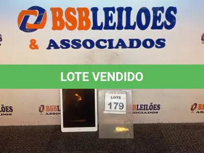 LOTE 179 - 01 IPAD. (NO ESTADO) ATENÇÃO! FAZER A VISITAÇÃO ANTES DE ARREMATAR, NÃO SABEMOS SE FUNCIONA, LEILÃO NÃO TEM GARANTIA E NEM DEVOLUÇÃO, SUJEITO A POSSÍVEIS AVARIAS VISÍVEIS/OCULTAS E/OU AUSÊNCIA DE COMPONENTES.
