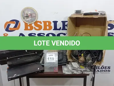 LOTE 119 - 01 IMPRESSORA HP MODELO 7110, 01 APARELHO DE DVD MARCA LG, 06 HDS E 01 CAIXA COM TECLADOS DE PC, CABOS E ELETRÔNICOS DIVERSOS. (NO ESTADO) ATENÇÃO! FAZER A VISITAÇÃO ANTES DE ARREMATAR, NÃO SABEMOS SE FUNCIONA, LEILÃO NÃO TEM GARANTIA E NEM DEVOLUÇÃO, SUJEITO A POSSÍVEIS AVARIAS VISÍVEIS/OCULTAS E/OU AUSÊNCIA DE COMPONENTES.