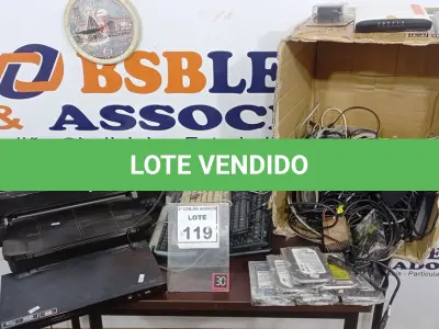 LOTE 119 - 01 IMPRESSORA HP MODELO 7110, 01 APARELHO DE DVD MARCA LG, 06 HDS E 01 CAIXA COM TECLADOS DE PC, CABOS E ELETRÔNICOS DIVERSOS. (NO ESTADO) ATENÇÃO! FAZER A VISITAÇÃO ANTES DE ARREMATAR, NÃO SABEMOS SE FUNCIONA, LEILÃO NÃO TEM GARANTIA E NEM DEVOLUÇÃO, SUJEITO A POSSÍVEIS AVARIAS VISÍVEIS/OCULTAS E/OU AUSÊNCIA DE COMPONENTES.