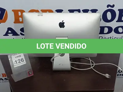 LOTE 126 - 01 MONITOR APPLE COM AVARIAS. (NO ESTADO) ATENÇÃO! FAZER A VISITAÇÃO ANTES DE ARREMATAR, NÃO SABEMOS SE FUNCIONA, LEILÃO NÃO TEM GARANTIA E NEM DEVOLUÇÃO, SUJEITO A POSSÍVEIS AVARIAS VISÍVEIS/OCULTAS E/OU AUSÊNCIA DE COMPONENTES.