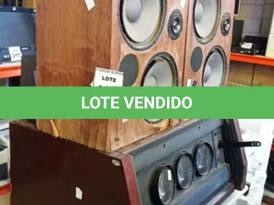 LOTE 123 - 01 VIDEOSCÓPIO SONNY COM 02 CAIXAS DE SOME EM MADEIRA. (NO ESTADO) ATENÇÃO! FAZER A VISITAÇÃO ANTES DE ARREMATAR, NÃO SABEMOS SE FUNCIONA, LEILÃO NÃO TEM GARANTIA E NEM DEVOLUÇÃO, SUJEITO A POSSÍVEIS AVARIAS VISÍVEIS/OCULTAS E/OU AUSÊNCIA DE COMPONENTES.