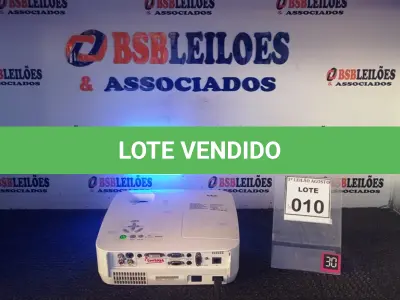 LOTE 010 - 01 PROJETOR NEC. (NO ESTADO) ATENÇÃO! FAZER A VISITAÇÃO ANTES DE ARREMATAR, NÃO SABEMOS SE FUNCIONA, LEILÃO NÃO TEM GARANTIA E NEM DEVOLUÇÃO, SUJEITO A POSSÍVEIS AVARIAS VISÍVEIS/OCULTAS E/OU AUSÊNCIA DE COMPONENTES.