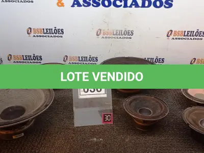 LOTE 036 - 07 ALTO FALANTES DE TAMANHOS DIVERSOS. (NO ESTADO) ATENÇÃO! FAZER A VISITAÇÃO ANTES DE ARREMATAR, NÃO SABEMOS SE FUNCIONA, LEILÃO NÃO TEM GARANTIA E NEM DEVOLUÇÃO, SUJEITO A POSSÍVEIS AVARIAS VISÍVEIS/OCULTAS E/OU AUSÊNCIA DE COMPONENTES.