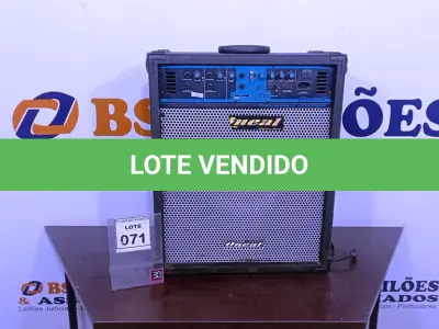 LOTE 071 - 01 CAIXA AMPLIFICADORA. (NO ESTADO) ATENÇÃO! FAZER A VISITAÇÃO ANTES DE ARREMATAR, NÃO SABEMOS SE FUNCIONA, LEILÃO NÃO TEM GARANTIA E NEM DEVOLUÇÃO, SUJEITO A POSSÍVEIS AVARIAS VISÍVEIS/OCULTAS E/OU AUSÊNCIA DE COMPONENTES.
