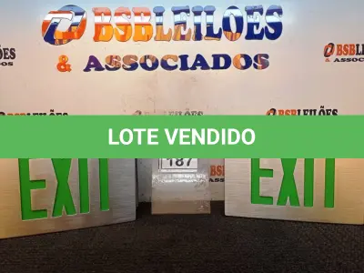 LOTE 187 - 02 PLACAS LUMINOSAS EXIT. (NO ESTADO) ATENÇÃO! FAZER A VISITAÇÃO ANTES DE ARREMATAR, NÃO SABEMOS SE FUNCIONA, LEILÃO NÃO TEM GARANTIA E NEM DEVOLUÇÃO, SUJEITO A POSSÍVEIS AVARIAS VISÍVEIS/OCULTAS E/OU AUSÊNCIA DE COMPONENTES.