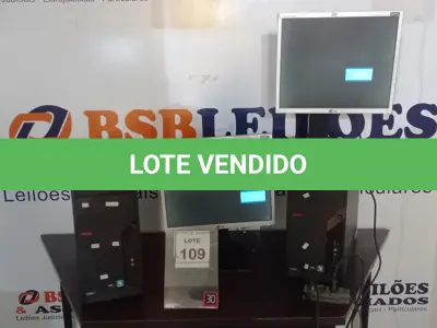 LOTE 109 - 02 CPU MARCA LENOVO E 02 MONITORES MARCA LG. (NO ESTADO) ATENÇÃO! FAZER A VISITAÇÃO ANTES DE ARREMATAR, NÃO SABEMOS SE FUNCIONA, LEILÃO NÃO TEM GARANTIA E NEM DEVOLUÇÃO, SUJEITO A POSSÍVEIS AVARIAS VISÍVEIS/OCULTAS E/OU AUSÊNCIA DE COMPONENTES.