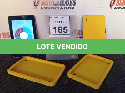 LOTE 165 - 02 TABLETS MARCA CCE. (NO ESTADO) ATENÇÃO! FAZER A VISITAÇÃO ANTES DE ARREMATAR, NÃO SABEMOS SE FUNCIONA, LEILÃO NÃO TEM GARANTIA E NEM DEVOLUÇÃO, SUJEITO A POSSÍVEIS AVARIAS VISÍVEIS/OCULTAS E/OU AUSÊNCIA DE COMPONENTES.