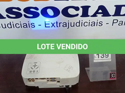 LOTE 139 - 02 PROJETORES MARCA NEC. (NO ESTADO) ATENÇÃO! FAZER A VISITAÇÃO ANTES DE ARREMATAR, NÃO SABEMOS SE FUNCIONA. LEILÃO NÃO TEM GARANTIA E NEM DEVOLUÇÃO, SUJEITO A POSSÍVEIS AVARIAS VISÍVEIS/OCULTAS E/OU AUSÊNCIA DE COMPONENTES.