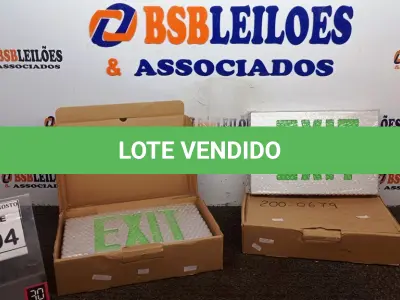 LOTE 004 - 02 PLACAS LUMINOSAS EXIT. (NO ESTADO) ATENÇÃO! FAZER A VISITAÇÃO ANTES DE ARREMATAR, NÃO SABEMOS SE FUNCIONA, LEILÃO NÃO TEM GARANTIA E NEM DEVOLUÇÃO, SUJEITO A POSSÍVEIS AVARIAS VISÍVEIS/OCULTAS E/OU AUSÊNCIA DE COMPONENTES.