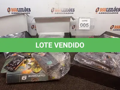 LOTE 005 - 05 PLACAS DE VÍDEO MARCAS DIVERSAS. (NO ESTADO) ATENÇÃO! FAZER A VISITAÇÃO ANTES DE ARREMATAR, NÃO SABEMOS SE FUNCIONA, LEILÃO NÃO TEM GARANTIA E NEM DEVOLUÇÃO, SUJEITO A POSSÍVEIS AVARIAS VISÍVEIS/OCULTAS E/OU AUSÊNCIA DE COMPONENTES.