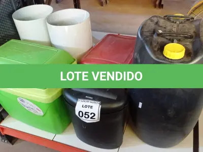 LOTE 052 - 01 TRITURADOR DE PAPEL 02 CAIXAS TÉRMICAS, 02 LIXEIRAS E 01 TAMBOR DE 50L. (NO ESTADO) ATENÇÃO! FAZER A VISITAÇÃO ANTES DE ARREMATAR, NÃO SABEMOS SE FUNCIONA, LEILÃO NÃO TEM GARANTIA E NEM DEVOLUÇÃO, SUJEITO A POSSÍVEIS AVARIAS VISÍVEIS/OCULTAS E/OU AUSÊNCIA DE COMPONENTES.