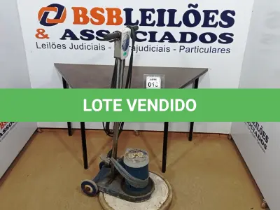 LOTE 019 - 01 ENCERADEIRA INDUSTRIAL. (NO ESTADO) ATENÇÃO! FAZER A VISITAÇÃO ANTES DE ARREMATAR, NÃO SABEMOS SE FUNCIONA. LEILÃO NÃO TEM GARANTIA E NEM DEVOLUÇÃO, SUJEITO A POSSÍVEIS AVARIAS VISÍVEIS/OCULTAS E/OU AUSÊNCIA DE COMPONENTES.