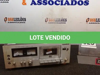 LOTE 029 - 01 TAPE DECK MARCA GRADIENTE. (NO ESTADO) ATENÇÃO! FAZER A VISITAÇÃO ANTES DE ARREMATAR, NÃO SABEMOS SE FUNCIONA, LEILÃO NÃO TEM GARANTIA E NEM DEVOLUÇÃO, SUJEITO A POSSÍVEIS AVARIAS VISÍVEIS/OCULTAS E/OU AUSÊNCIA DE COMPONENTES.