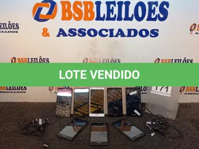 LOTE 171 - 08 CELULARES MARCA POSITIVO E 02 CARREGADORES. (NO ESTADO) ATENÇÃO! FAZER A VISITAÇÃO ANTES DE ARREMATAR, NÃO SABEMOS SE FUNCIONA, LEILÃO NÃO TEM GARANTIA E NEM DEVOLUÇÃO, SUJEITO A POSSÍVEIS AVARIAS VISÍVEIS/OCULTAS E/OU AUSÊNCIA DE COMPONENTES.