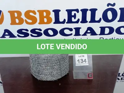 LOTE 134 - 01 ROLO DE ARAME FARPADO COM 500M. (NO ESTADO) ATENÇÃO! FAZER A VISITAÇÃO ANTES DE ARREMATAR, NÃO SABEMOS SE FUNCIONA, LEILÃO NÃO TEM GARANTIA E NEM DEVOLUÇÃO, SUJEITO A POSSÍVEIS AVARIAS VISÍVEIS/OCULTAS E/OU AUSÊNCIA DE COMPONENTES.