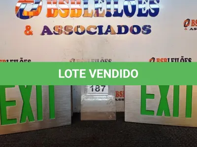 LOTE 187 - 02 PLACAS LUMINOSAS EXIT. (NO ESTADO) ATENÇÃO! FAZER A VISITAÇÃO ANTES DE ARREMATAR, NÃO SABEMOS SE FUNCIONA, LEILÃO NÃO TEM GARANTIA E NEM DEVOLUÇÃO, SUJEITO A POSSÍVEIS AVARIAS VISÍVEIS/OCULTAS E/OU AUSÊNCIA DE COMPONENTES.