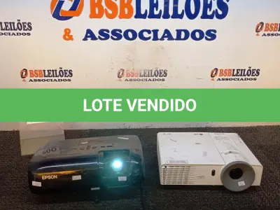 LOTE 200 - 01 PROJETOR MARCA EPSON E 01 MARCA LG. (NO ESTADO) ATENÇÃO! FAZER A VISITAÇÃO ANTES DE ARREMATAR, NÃO SABEMOS SE FUNCIONA, LEILÃO NÃO TEM GARANTIA E NEM DEVOLUÇÃO, SUJEITO A POSSÍVEIS AVARIAS VISÍVEIS/OCULTAS E/OU AUSÊNCIA DE COMPONENTES.