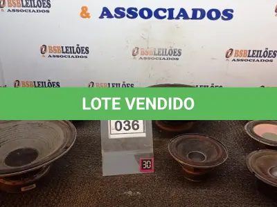 LOTE 036 - 07 ALTO FALANTES DE TAMANHOS DIVERSOS. (NO ESTADO) ATENÇÃO! FAZER A VISITAÇÃO ANTES DE ARREMATAR, NÃO SABEMOS SE FUNCIONA, LEILÃO NÃO TEM GARANTIA E NEM DEVOLUÇÃO, SUJEITO A POSSÍVEIS AVARIAS VISÍVEIS/OCULTAS E/OU AUSÊNCIA DE COMPONENTES.