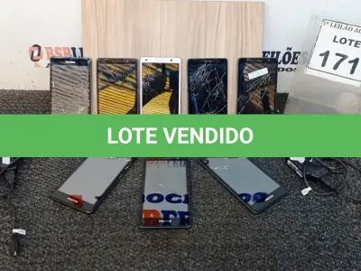 LOTE 171 - 08 CELULARES MARCA POSITIVO E 02 CARREGADORES. (NO ESTADO) ATENÇÃO! FAZER A VISITAÇÃO ANTES DE ARREMATAR, NÃO SABEMOS SE FUNCIONA, LEILÃO NÃO TEM GARANTIA E NEM DEVOLUÇÃO, SUJEITO A POSSÍVEIS AVARIAS VISÍVEIS/OCULTAS E/OU AUSÊNCIA DE COMPONENTES.