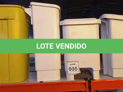LOTE 035 - 05 LIXEIRAS SENDO 02 COM TAMPA. (NO ESTADO) ATENÇÃO! FAZER A VISITAÇÃO ANTES DE ARREMATAR, NÃO SABEMOS SE FUNCIONA, LEILÃO NÃO TEM GARANTIA E NEM DEVOLUÇÃO, SUJEITO A POSSÍVEIS AVARIAS VISÍVEIS/OCULTAS E/OU AUSÊNCIA DE COMPONENTES.