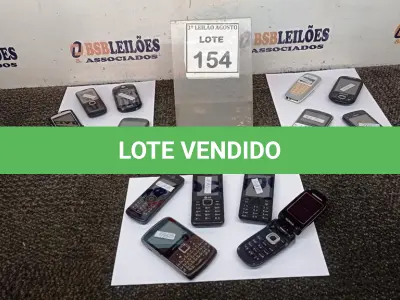 LOTE 154 - 01 LOTE COM VÁRIOS CELULARES MARCAS E MODELOS DIVERSOS. (NO ESTADO) ATENÇÃO! FAZER A VISITAÇÃO ANTES DE ARREMATAR, NÃO SABEMOS SE FUNCIONA, LEILÃO NÃO TEM GARANTIA E NEM DEVOLUÇÃO, SUJEITO A POSSÍVEIS AVARIAS VISÍVEIS/OCULTAS E/OU AUSÊNCIA DE COMPONENTES.