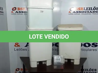 LOTE 233 - 04 LIXEIRAS (NO ESTADO) ATENÇÃO! FAZER A VISITAÇÃO ANTES DE ARREMATAR, NÃO SABEMOS SE FUNCIONA, LEILÃO NÃO TEM GARANTIA E NEM DEVOLUÇÃO, SUJEITO A POSSÍVEIS AVARIAS VISÍVEIS/OCULTAS E/OU AUSÊNCIA DE COMPONENTES.