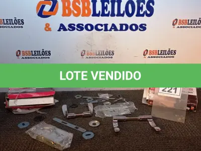 LOTE 221 - 02 FECHADURAS MARCA LA FONTE. (NO ESTADO) ATENÇÃO! FAZER A VISITAÇÃO ANTES DE ARREMATAR, NÃO SABEMOS SE FUNCIONA, LEILÃO NÃO TEM GARANTIA E NEM DEVOLUÇÃO, SUJEITO A POSSÍVEIS AVARIAS VISÍVEIS/OCULTAS E/OU AUSÊNCIA DE COMPONENTES.