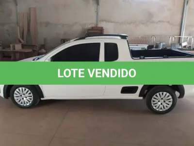 LOTE 404 - 01 VW SAVEIRO 1.6 CE FLEX, PLACA ONR1523 ,COR BRANCA ANO 2014/2015. (NO ESTADO) ATENÇÃO! FAZER A VISITAÇÃO ANTES DE ARREMATAR, NÃO SABEMOS SE FUNCIONA, LEILÃO NÃO TEM GARANTIA E NEM DEVOLUÇÃO, SUJEITO A POSSÍVEIS AVARIAS VISÍVEIS/OCULTAS E/OU AUSÊNCIA DE COMPONENTES.