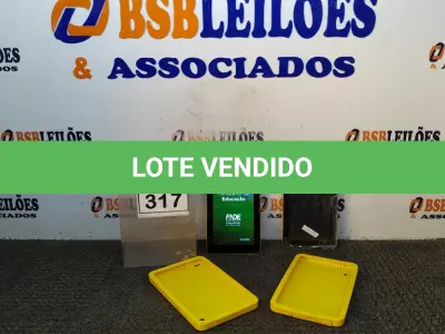 LOTE 317 - 02 TABLETS MARCA CCE. (NO ESTADO) ATENÇÃO! FAZER A VISITAÇÃO ANTES DE ARREMATAR, NÃO SABEMOS SE FUNCIONA, LEILÃO NÃO TEM GARANTIA E NEM DEVOLUÇÃO, SUJEITO A POSSÍVEIS AVARIAS VISÍVEIS/OCULTAS E/OU AUSÊNCIA DE COMPONENTES.