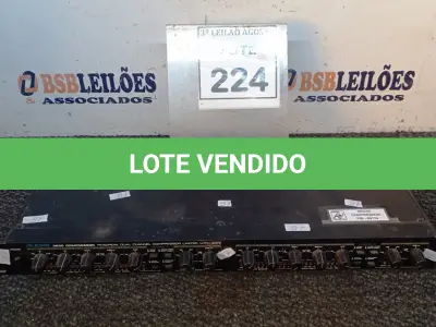 LOTE 224 - 01 COMPRESSOR ALESIS 3630. (NO ESTADO) ATENÇÃO! FAZER A VISITAÇÃO ANTES DE ARREMATAR, NÃO SABEMOS SE FUNCIONA, LEILÃO NÃO TEM GARANTIA E NEM DEVOLUÇÃO, SUJEITO A POSSÍVEIS AVARIAS VISÍVEIS/OCULTAS E/OU AUSÊNCIA DE COMPONENTES.