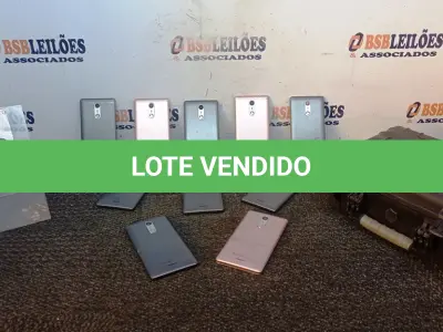 LOTE 303 - 10 APARELHOS DE TELEFONE MARCA POSITIVO E 01 CASE. (NO ESTADO) ATENÇÃO! FAZER A VISITAÇÃO ANTES DE ARREMATAR, NÃO SABEMOS SE FUNCIONA, LEILÃO NÃO TEM GARANTIA E NEM DEVOLUÇÃO, SUJEITO A POSSÍVEIS AVARIAS VISÍVEIS/OCULTAS E/OU AUSÊNCIA DE COMPONENTES.