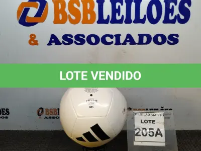 LOTE 205 - 01 BOLA DE FUTEBOL ORIGINAL MARCA ADIDAS. (NO ESTADO) ATENÇÃO! FAZER A VISITAÇÃO ANTES DE ARREMATAR, NÃO SABEMOS SE FUNCIONA, LEILÃO NÃO TEM GARANTIA E NEM DEVOLUÇÃO, SUJEITO A POSSÍVEIS AVARIAS VISÍVEIS/OCULTAS E/OU AUSÊNCIA DE COMPONENTES.