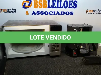 LOTE 350 - 01 MICRO-ONDAS, 01 CAFETEIRA E 01 CHAPINHA. (NO ESTADO) ATENÇÃO! FAZER A VISITAÇÃO ANTES DE ARREMATAR, NÃO SABEMOS SE FUNCIONA, LEILÃO NÃO TEM GARANTIA E NEM DEVOLUÇÃO, SUJEITO A POSSÍVEIS AVARIAS VISÍVEIS/OCULTAS E/OU AUSÊNCIA DE COMPONENTES.