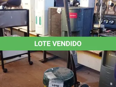 LOTE 274 - 01 ENCERADEIRA ELÉTRICA. (NO ESTADO) ATENÇÃO! FAZER A VISITAÇÃO ANTES DE ARREMATAR, NÃO SABEMOS SE FUNCIONA, LEILÃO NÃO TEM GARANTIA E NEM DEVOLUÇÃO, SUJEITO A POSSÍVEIS AVARIAS VISÍVEIS/OCULTAS E/OU AUSÊNCIA DE COMPONENTES.