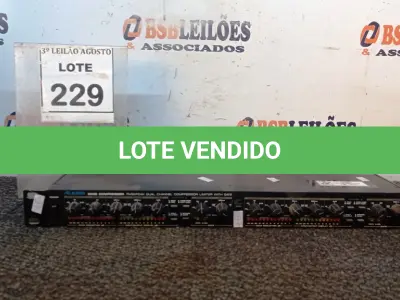 LOTE 229 - 01 COMPRESSOR ALESIS 3630. (NO ESTADO) ATENÇÃO! FAZER A VISITAÇÃO ANTES DE ARREMATAR, NÃO SABEMOS SE FUNCIONA, LEILÃO NÃO TEM GARANTIA E NEM DEVOLUÇÃO, SUJEITO A POSSÍVEIS AVARIAS VISÍVEIS/OCULTAS E/OU AUSÊNCIA DE COMPONENTES.