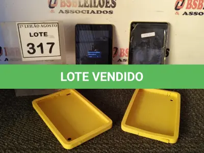 LOTE 317 - 02 TABLETS MARCA CCE. (NO ESTADO) ATENÇÃO! FAZER A VISITAÇÃO ANTES DE ARREMATAR, NÃO SABEMOS SE FUNCIONA, LEILÃO NÃO TEM GARANTIA E NEM DEVOLUÇÃO, SUJEITO A POSSÍVEIS AVARIAS VISÍVEIS/OCULTAS E/OU AUSÊNCIA DE COMPONENTES.