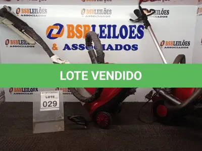 LOTE 029 - 02 VAPORIZADORES DE ROUPAS. (NO ESTADO) ATENÇÃO! FAZER A VISITAÇÃO ANTES DE ARREMATAR, NÃO SABEMOS SE FUNCIONA, LEILÃO NÃO TEM GARANTIA E NEM DEVOLUÇÃO, SUJEITO A POSSÍVEIS AVARIAS VISÍVEIS/OCULTAS E/OU AUSÊNCIA DE COMPONENTES.