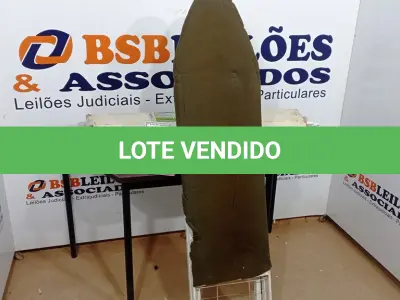 LOTE 265 - 01 TABUA DE PASSAR ROUPA E 01 BASE PARA TENTA. (NO ESTADO) ATENÇÃO! FAZER A VISITAÇÃO ANTES DE ARREMATAR, NÃO SABEMOS SE FUNCIONA, LEILÃO NÃO TEM GARANTIA E NEM DEVOLUÇÃO, SUJEITO A POSSÍVEIS AVARIAS VISÍVEIS/OCULTAS E/OU AUSÊNCIA DE COMPONENTES.