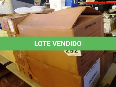 LOTE 292 - 01 LOTE COM GRANDE QUANTIDADE DE ESTOJOS TRANSPARENTES PARA ARMAZENAMENTO DE CDS E GRANDE QUANTIDADE DE SUPORTES PARA PASTAS. (NO ESTADO) ATENÇÃO! FAZER A VISITAÇÃO ANTES DE ARREMATAR, NÃO SABEMOS SE FUNCIONA, LEILÃO NÃO TEM GARANTIA E NEM DEVOLUÇÃO, SUJEITO A POSSÍVEIS AVARIAS VISÍVEIS/OCULTAS E/OU AUSÊNCIA DE COMPONENTES.