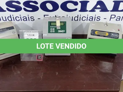 LOTE 268 - 02 RELÓGIOS DE PONTO E 01 PROTOCOLADOR. (NO ESTADO) ATENÇÃO! FAZER A VISITAÇÃO ANTES DE ARREMATAR, NÃO SABEMOS SE FUNCIONA, LEILÃO NÃO TEM GARANTIA E NEM DEVOLUÇÃO, SUJEITO A POSSÍVEIS AVARIAS VISÍVEIS/OCULTAS E/OU AUSÊNCIA DE COMPONENTES.