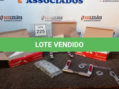 LOTE 225 - 03 FECHADURAS MARCA LA FONTE. (NO ESTADO) ATENÇÃO! FAZER A VISITAÇÃO ANTES DE ARREMATAR, NÃO SABEMOS SE FUNCIONA, LEILÃO NÃO TEM GARANTIA E NEM DEVOLUÇÃO, SUJEITO A POSSÍVEIS AVARIAS VISÍVEIS/OCULTAS E/OU AUSÊNCIA DE COMPONENTES.