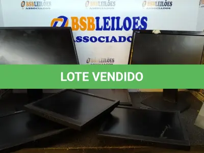LOTE 353 - 06 MONITORES DE MARCAS E MODELOS DIVERSOS. (NO ESTADO) ATENÇÃO! FAZER A VISITAÇÃO ANTES DE ARREMATAR, NÃO SABEMOS SE FUNCIONA, LEILÃO NÃO TEM GARANTIA E NEM DEVOLUÇÃO, SUJEITO A POSSÍVEIS AVARIAS VISÍVEIS/OCULTAS E/OU AUSÊNCIA DE COMPONENTES.
