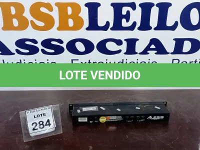 LOTE 284 - 01 MICROVERB 3 ALESIS. (NO ESTADO) ATENÇÃO! FAZER A VISITAÇÃO ANTES DE ARREMATAR, NÃO SABEMOS SE FUNCIONA, LEILÃO NÃO TEM GARANTIA E NEM DEVOLUÇÃO, SUJEITO A POSSÍVEIS AVARIAS VISÍVEIS/OCULTAS E/OU AUSÊNCIA DE COMPONENTES.