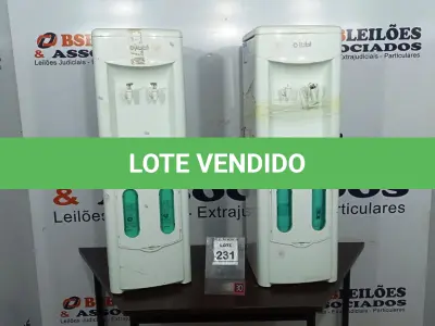 LOTE 231 - 02 BEBEDOUROS PARA ÁGUA DIRETA. (NO ESTADO) ATENÇÃO! FAZER A VISITAÇÃO ANTES DE ARREMATAR, NÃO SABEMOS SE FUNCIONA, LEILÃO NÃO TEM GARANTIA E NEM DEVOLUÇÃO, SUJEITO A POSSÍVEIS AVARIAS VISÍVEIS/OCULTAS E/OU AUSÊNCIA DE COMPONENTES.