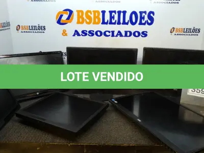 LOTE 359 - 06 MONITORES DE MARCAS E MODELOS DIVERSOS. (NO ESTADO) ATENÇÃO! FAZER A VISITAÇÃO ANTES DE ARREMATAR, NÃO SABEMOS SE FUNCIONA, LEILÃO NÃO TEM GARANTIA E NEM DEVOLUÇÃO, SUJEITO A POSSÍVEIS AVARIAS VISÍVEIS/OCULTAS E/OU AUSÊNCIA DE COMPONENTES.