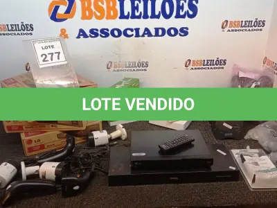 LOTE 277 - 03 DVD’S MARCA LG, 01 SWITCH DELL, 01 ESTABILIZADOR, 05 CÂMERAS DE SEGURANÇA, 02 LEITORES DE CÓDIGOS DE BARRA E CABOS VARIADOS. (NO ESTADO) ATENÇÃO! FAZER A VISITAÇÃO ANTES DE ARREMATAR, NÃO SABEMOS SE FUNCIONA, LEILÃO NÃO TEM GARANTIA E NEM DEVOLUÇÃO, SUJEITO A POSSÍVEIS AVARIAS VISÍVEIS/OCULTAS E/OU AUSÊNCIA DE COMPONENTES.