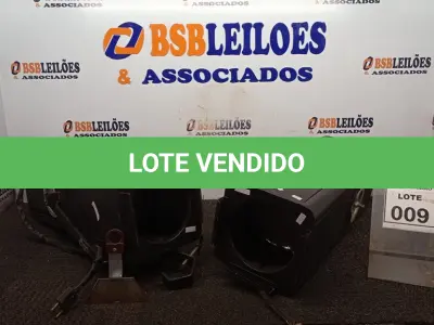 LOTE 009 - 02 REFLETORES PARA PALCO. (NO ESTADO) ATENÇÃO! FAZER A VISITAÇÃO ANTES DE ARREMATAR, NÃO SABEMOS SE FUNCIONA, LEILÃO NÃO TEM GARANTIA E NEM DEVOLUÇÃO, SUJEITO A POSSÍVEIS AVARIAS VISÍVEIS/OCULTAS E/OU AUSÊNCIA DE COMPONENTES.