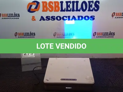 LOTE 279 - 01 PROJETOR SONY. (NO ESTADO) ATENÇÃO! FAZER A VISITAÇÃO ANTES DE ARREMATAR, NÃO SABEMOS SE FUNCIONA, LEILÃO NÃO TEM GARANTIA E NEM DEVOLUÇÃO, SUJEITO A POSSÍVEIS AVARIAS VISÍVEIS/OCULTAS E/OU AUSÊNCIA DE COMPONENTES.