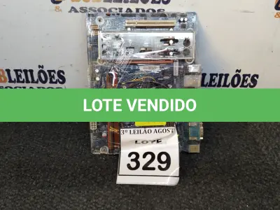 LOTE 329 - 01 PLACA MÃE I5 4° GERAÇÃO 4G RAM. (NO ESTADO) ATENÇÃO! FAZER A VISITAÇÃO ANTES DE ARREMATAR, NÃO SABEMOS SE FUNCIONA, LEILÃO NÃO TEM GARANTIA E NEM DEVOLUÇÃO, SUJEITO A POSSÍVEIS AVARIAS VISÍVEIS/OCULTAS E/OU AUSÊNCIA DE COMPONENTES.